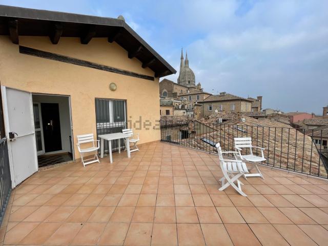 Appartamento in vendita di 139 m² in Via Fiorenza, 15