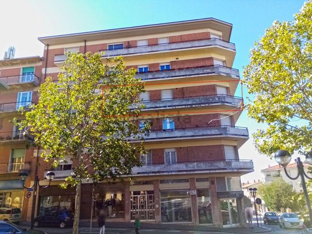 Appartamento in vendita di 139 m² in Via IV Novembre