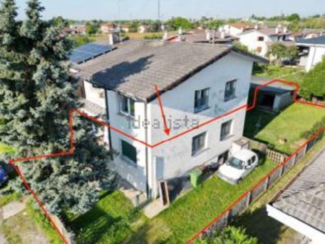 Appartamento in vendita di 139 m² in Via Lombardia, 25