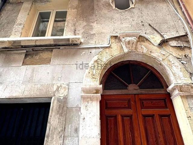 Appartamento in vendita di 139 m² in Via Mario Adorno, 3