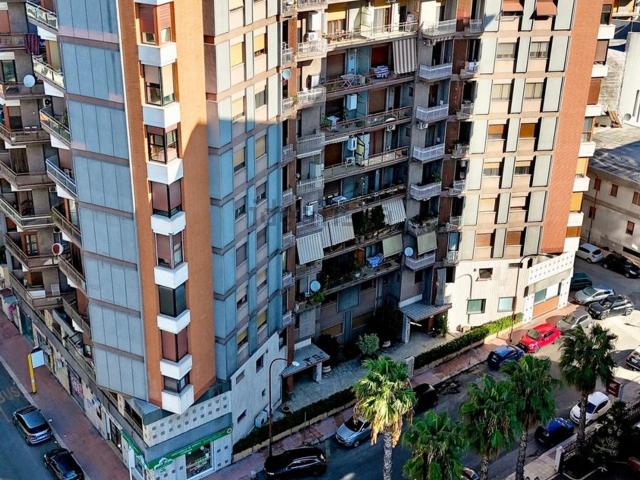 Appartamento in vendita di 139 m² in Via Polesine, 10