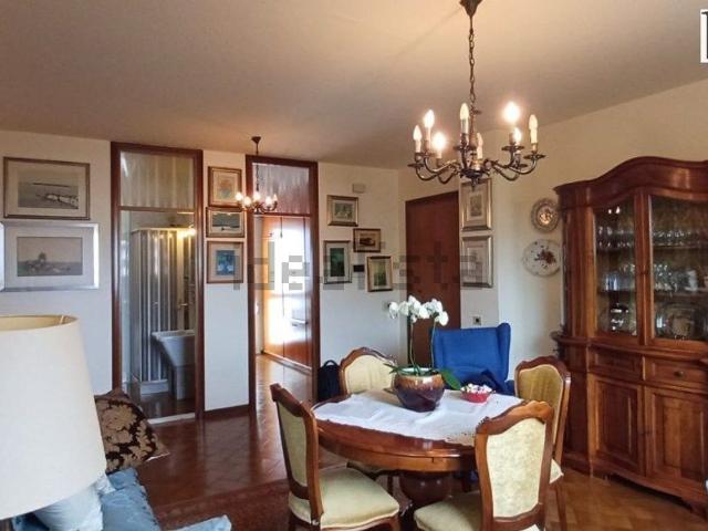 Appartamento in vendita di 139 m² in Via Peschiera, 15