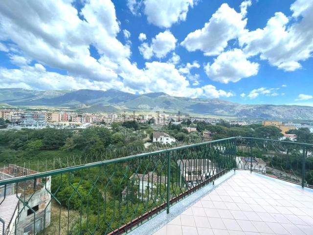 Appartamento in vendita di 139 m² in Via Rotondello, 22