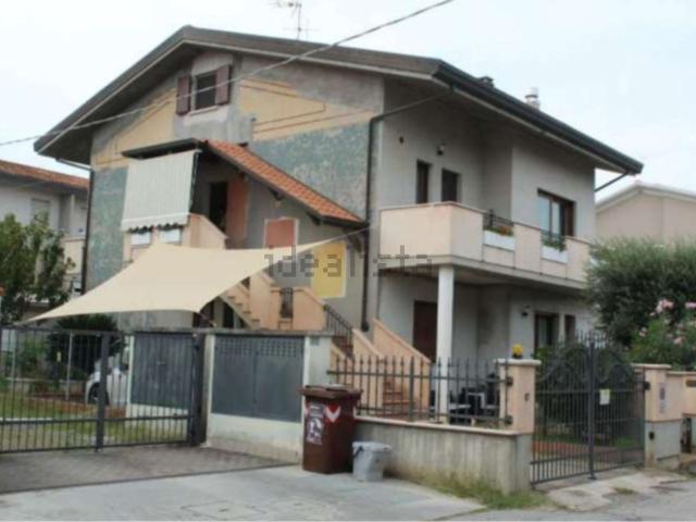 Appartamento in vendita di 139 m² in Via Ticino