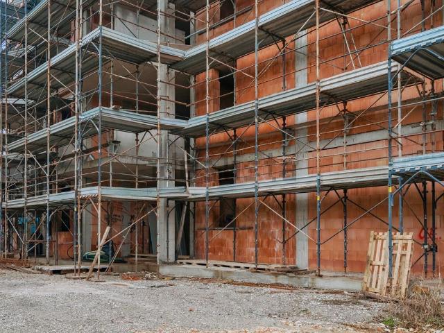 Appartamento in vendita di 139 m² in Via Valpantena, 145