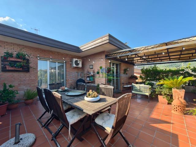 Appartamento in vendita di 139 m² in Via Vincenzo Bellini