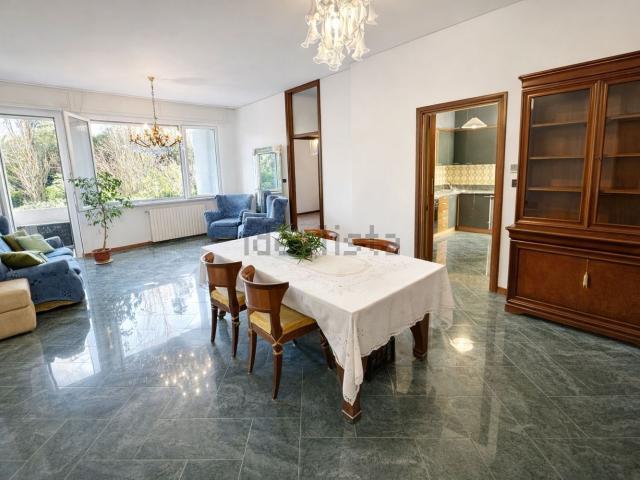 Appartamento in vendita di 139 m² in Viale Alberto Simonini, 21