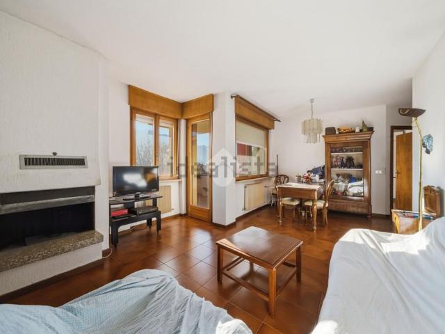 Appartamento in vendita di 139 m² in Viale degli Oleandri, 26