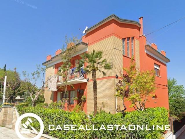 Appartamento in vendita di 139 m² in Viale Niccolai