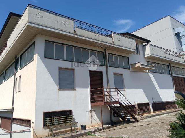 Appartamento in vendita di 1400 m² in Via Fratelli de Filippo