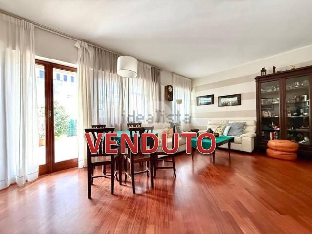 Appartamento in vendita di 140 m² in Via Francesco Petrarca, 26