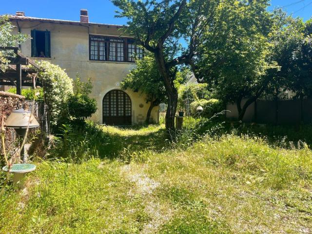 Appartamento in vendita di 140 m² in Via 4 Novembre