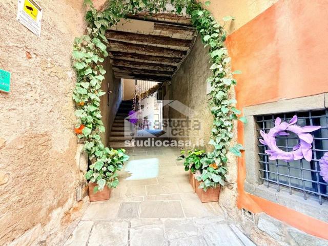 Appartamento in vendita di 140 m² in Via C. Cavour