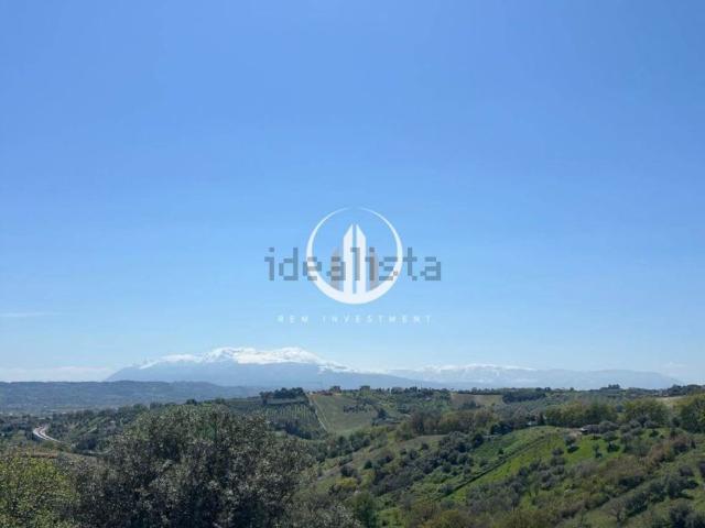 Appartamento in vendita di 140 m² in Via Colle Innamorati
