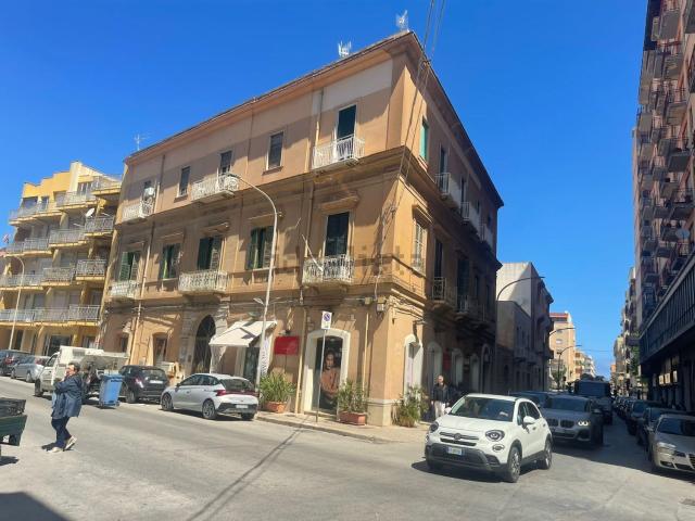 Appartamento in vendita di 140 m² in Via Conte Agostino Pepoli