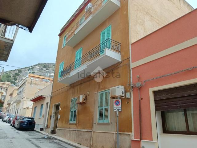 Appartamento in vendita di 140 m² in Via Catania, 28