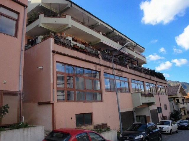 Appartamento in vendita di 140 m² in Via Catara Lettieri, 4