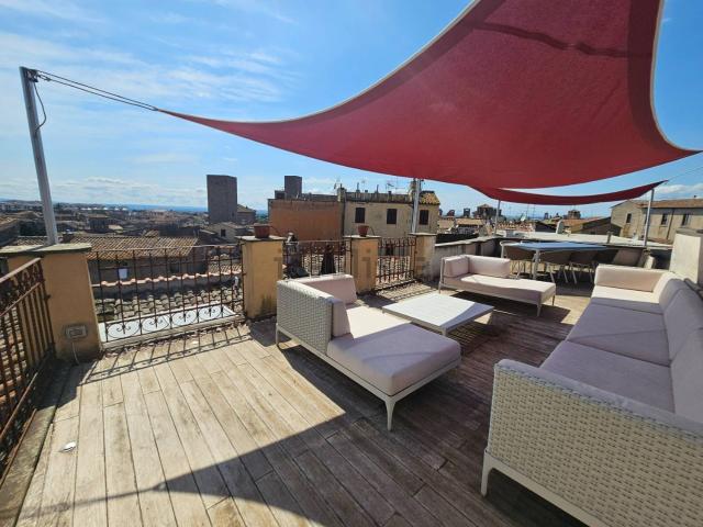 Appartamento in vendita di 140 m² in Via Cardinal La Fontaine