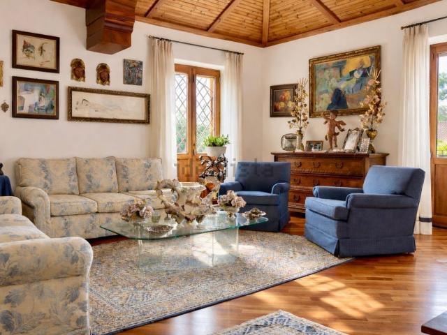 Appartamento in vendita di 140 m² in Via Carlo Alberto, 20