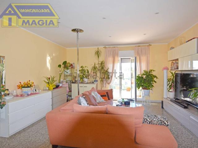 Appartamento in vendita di 140 m² in Via Carlo Alberto dalla Chiesa, 70