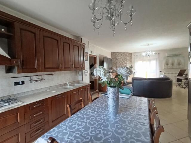 Appartamento in vendita di 184 m² in Via Cassia, 24