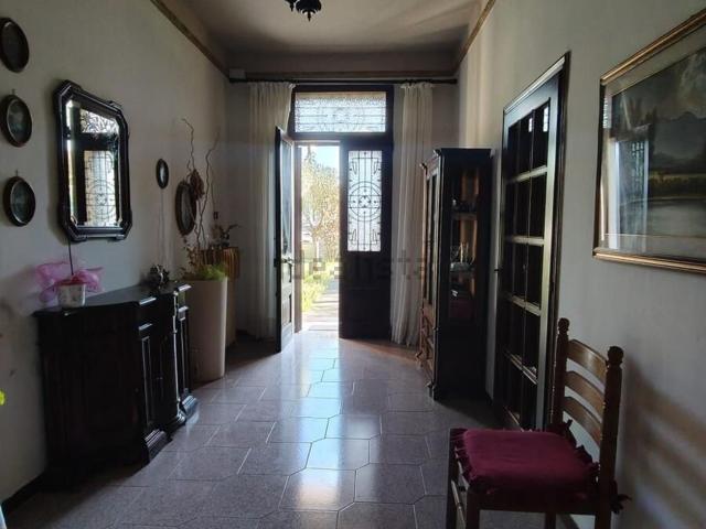 Appartamento in vendita di 140 m² in Via Cesare Battisti