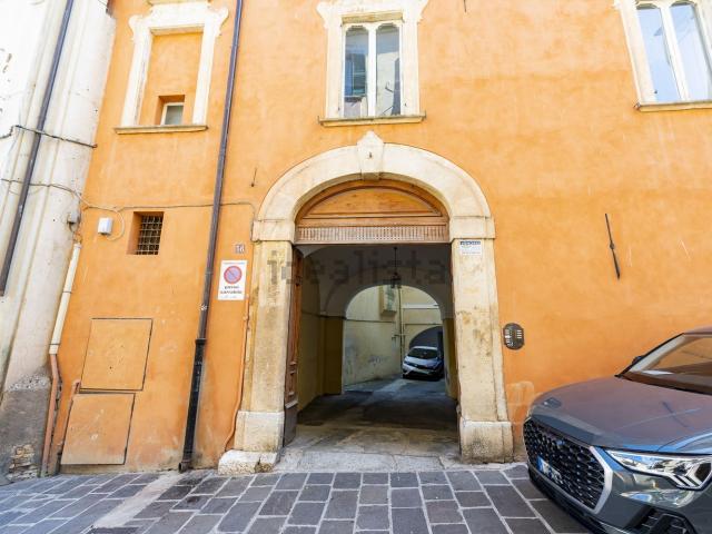 Appartamento in vendita di 140 m² in Via Cesare de Lollis, 56