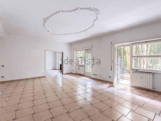 Appartamento in vendita di 140 m² in Via Città di Castello