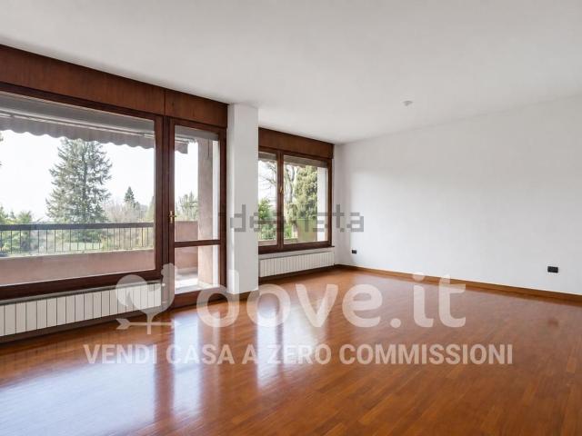 Appartamento in vendita di 140 m² in Via Ammiraglio Francesco Caracciolo, 21