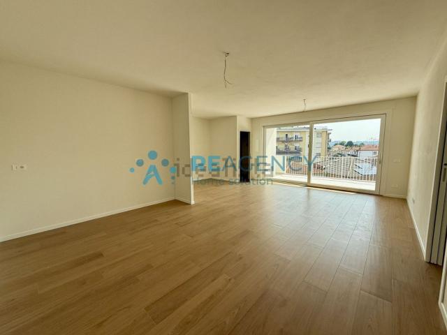 Appartamento in vendita di 140 m² in Via Antonio Fogazzaro