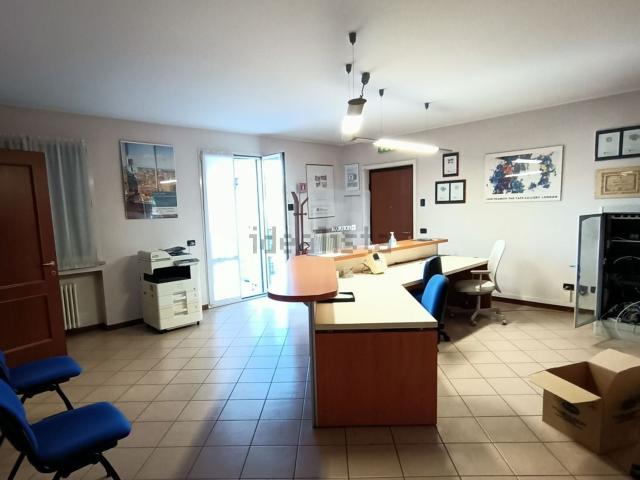 Appartamento in vendita di 140 m² in Via Angelo Calvi