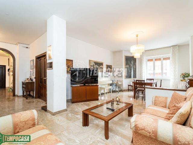 Appartamento in vendita di 140 m² in Via Agordat, 2