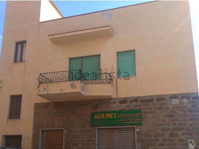 Appartamento in vendita di 140 m² in Via Alessandro Manzoni, 69