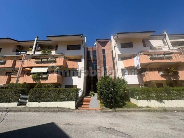 Appartamento in vendita di 140 m² in Via Atene