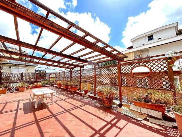 Appartamento in vendita di 140 m² in Via Aurelia, 325