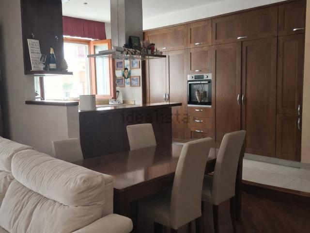 Appartamento in vendita di 140 m² in Via Avvocato Attilio Perrone Capano, 28
