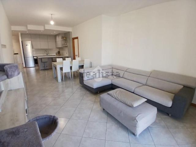 Appartamento in vendita di 140 m² in Via Bagnatica, 4