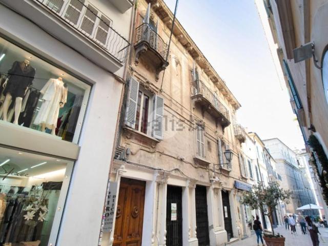 Appartamento in vendita di 140 m² in Via Bebbia, 7