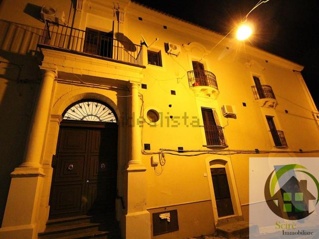 Appartamento in vendita di 140 m² in Via Bellini, 33