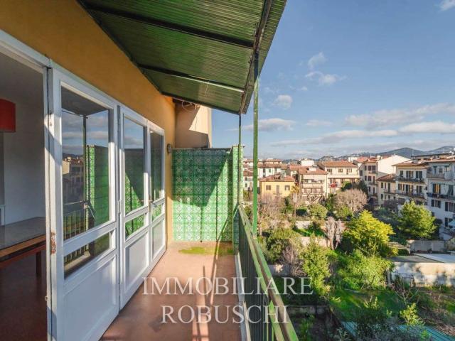 Appartamento in vendita di 140 m² in Via Benedetto Fortini
