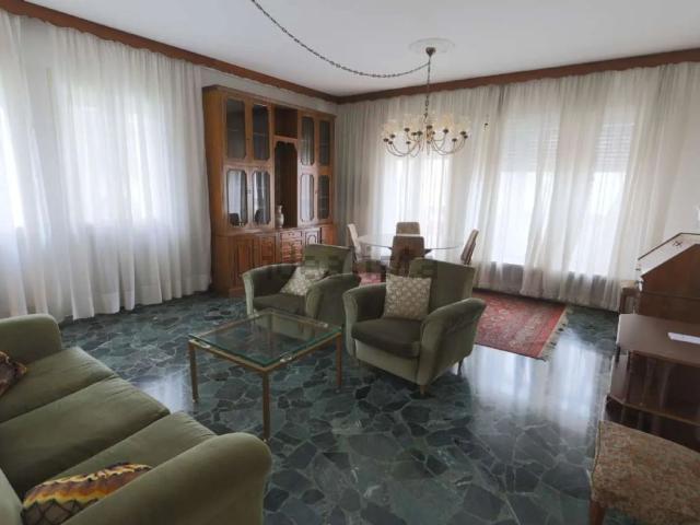Appartamento in vendita di 140 m² in Via Bissuola