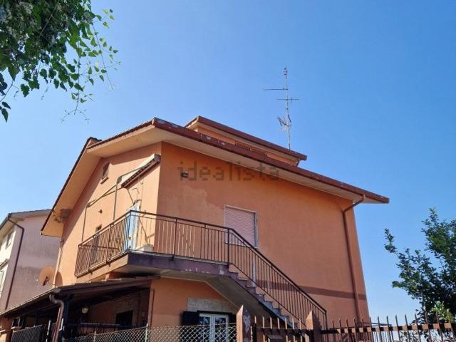 Appartamento in vendita di 140 m² in Via Gabriella degli Esposti