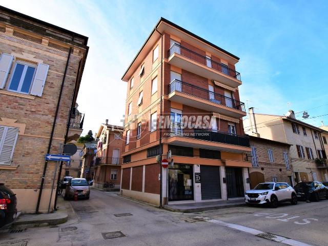 Appartamento in vendita di 140 m² in Via Gaetano Properzi, 57