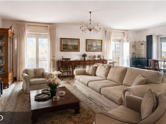 Appartamento in vendita di 140 m² in Via Giuseppe Chiovenda