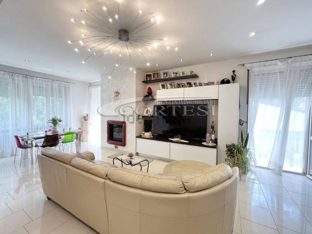 Appartamento in vendita di 140 m² in Via Giuseppe Bertanzi, 12