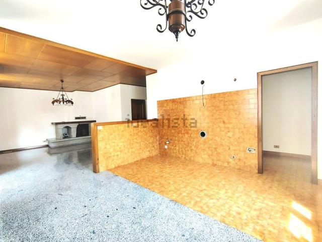 Appartamento in vendita di 140 m² in Via Giuseppe Garibaldi