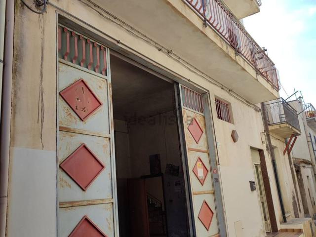Appartamento in vendita di 140 m² in Via GIUSEPPE GULISANO, 11
