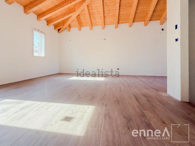 Appartamento in vendita di 140 m² in Via Giuseppe Mazzini, 152
