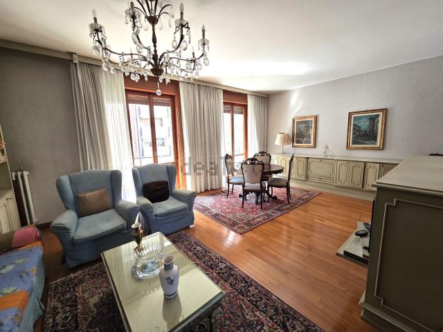 Appartamento in vendita di 140 m² in Via Giuseppe Vidali, 3
