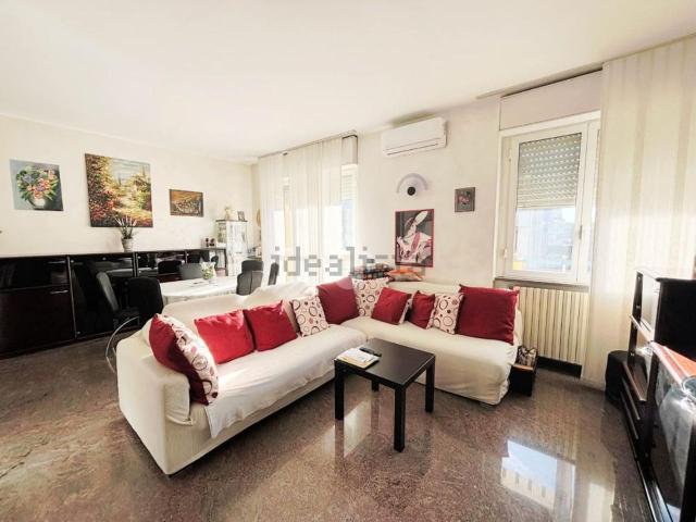 Appartamento in vendita di 140 m² in Via Giambattista Pergolesi, 35